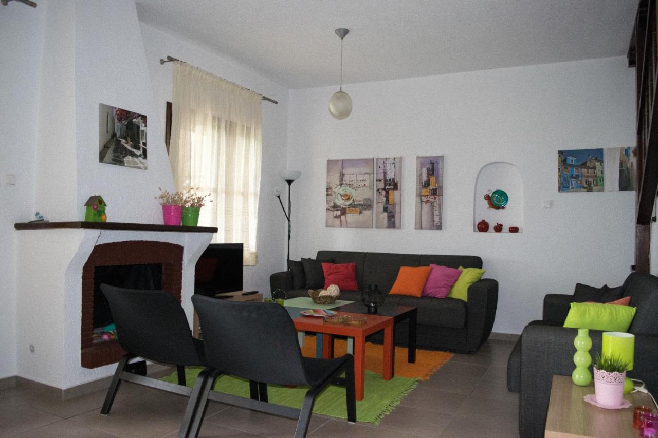 Mikiverna Houses By Miltiadis Apartment