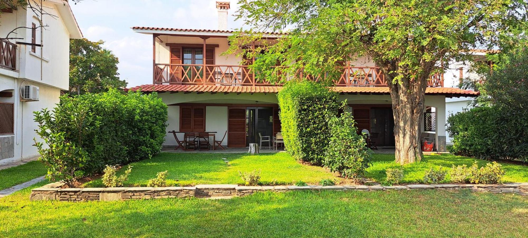 Mikiverna Houses By Miltiadis