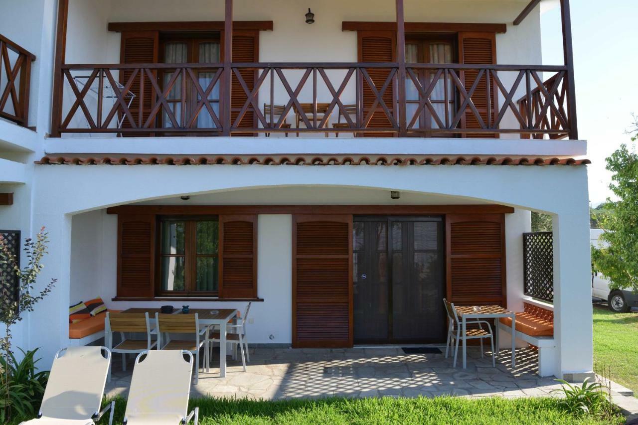 Mikiverna Houses By Miltiadis *